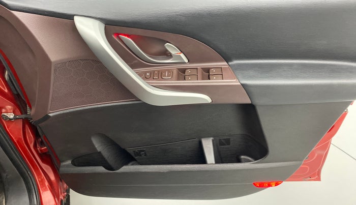 2014 Mahindra XUV500 W6 4X2, Diesel, Manual, 75,538 km, Driver Side Door Panels Control