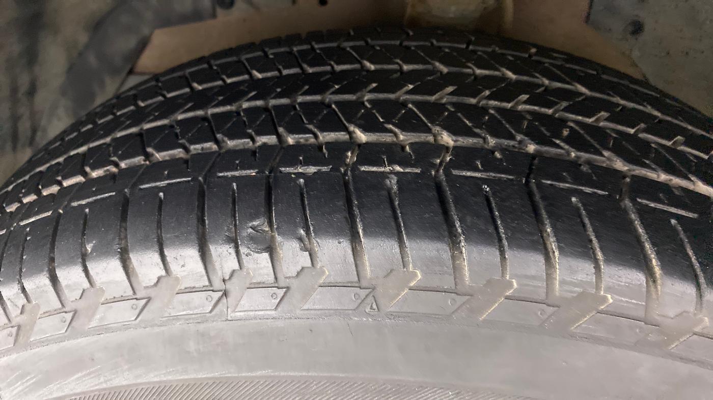 2014 Mahindra XUV500 W6 4X2, Diesel, Manual, 75,538 km, Left Front Tyre Tread