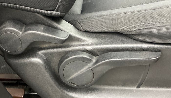 2014 Mahindra XUV500 W6 4X2, Diesel, Manual, 75,538 km, Driver Side Adjustment Panel