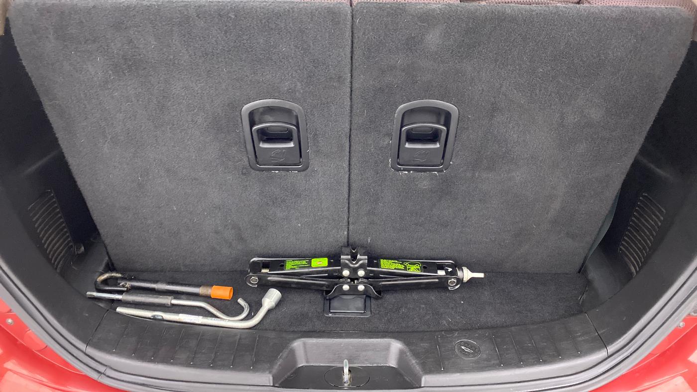 2014 Mahindra XUV500 W6 4X2, Diesel, Manual, 75,538 km, Boot Inside