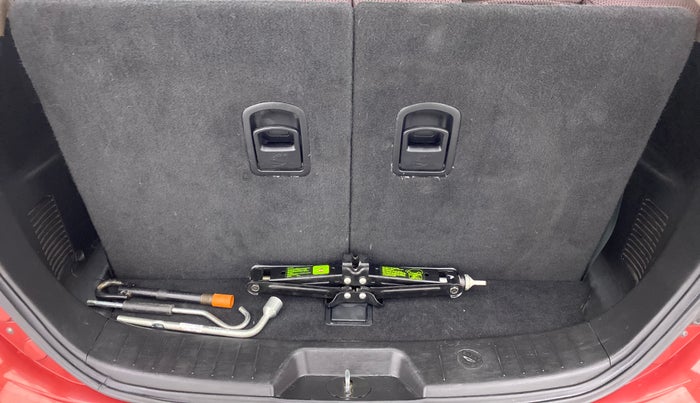 2014 Mahindra XUV500 W6 4X2, Diesel, Manual, 75,538 km, Boot Inside