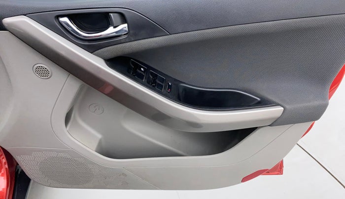 2018 Tata NEXON XZA PLUS DIESEL, Diesel, Automatic, 37,484 km, Driver Side Door Panels Control