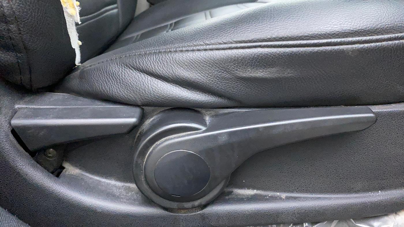 2018 Tata NEXON XZA PLUS DIESEL, Diesel, Automatic, 37,484 km, Driver Side Adjustment Panel