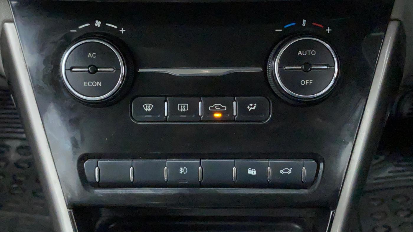 2018 Tata NEXON XZA PLUS DIESEL, Diesel, Automatic, 37,484 km, Automatic Climate Control
