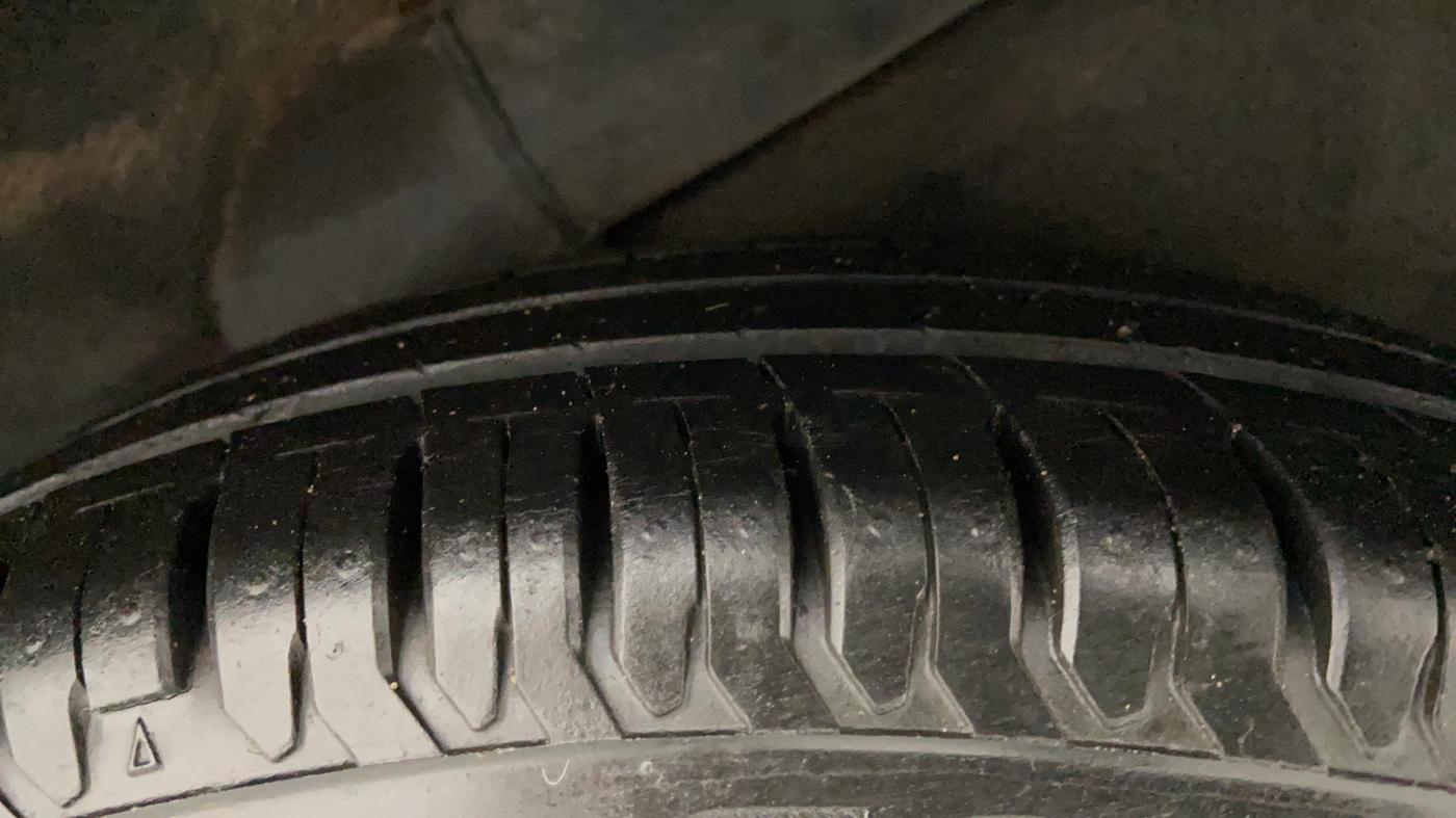 2011 Hyundai i10 SPORTZ 1.2 AT, Petrol, Automatic, 73,168 km, Left Rear Tyre Tread