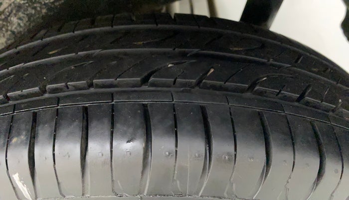 2014 Maruti Wagon R 1.0 VXI, Petrol, Manual, 26,222 km, Left Rear Tyre Tread