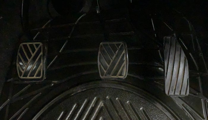 2014 Maruti Wagon R 1.0 VXI, Petrol, Manual, 26,222 km, Pedals