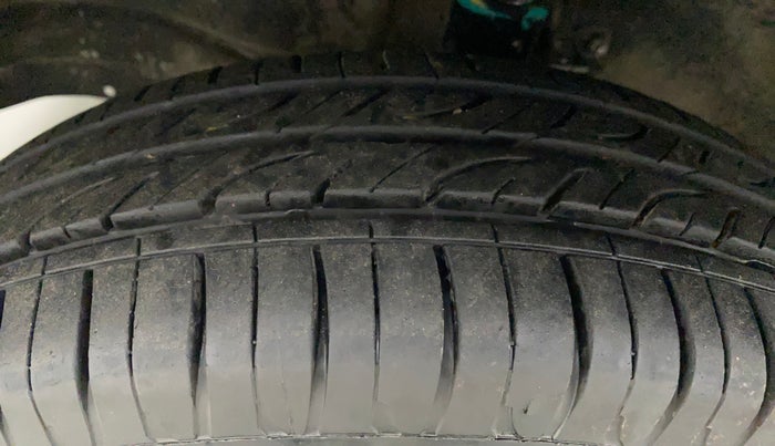 2014 Maruti Wagon R 1.0 VXI, Petrol, Manual, 26,222 km, Left Front Tyre Tread