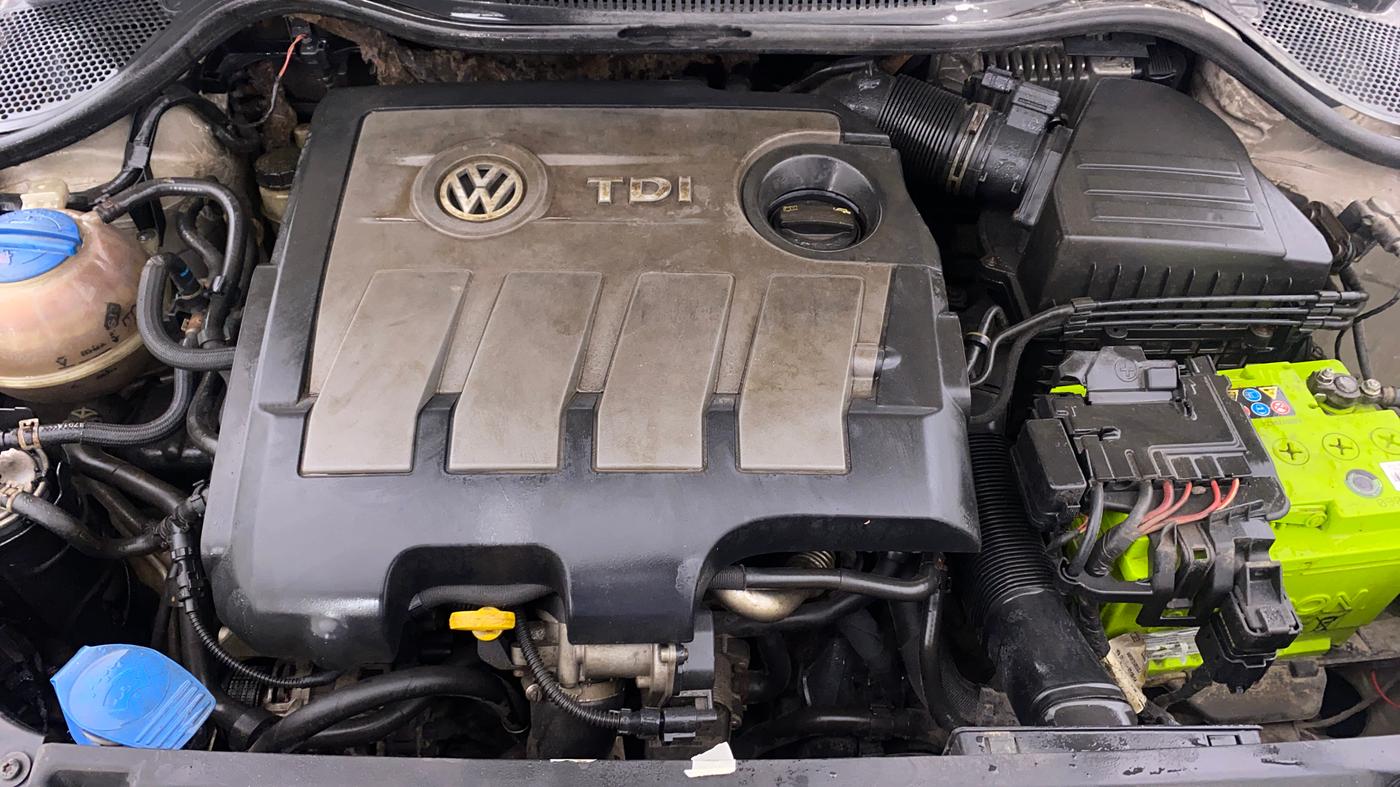 2015 Volkswagen Vento HIGHLINE DIESEL 1.5, Diesel, Manual, 1,04,079 km, Engine View