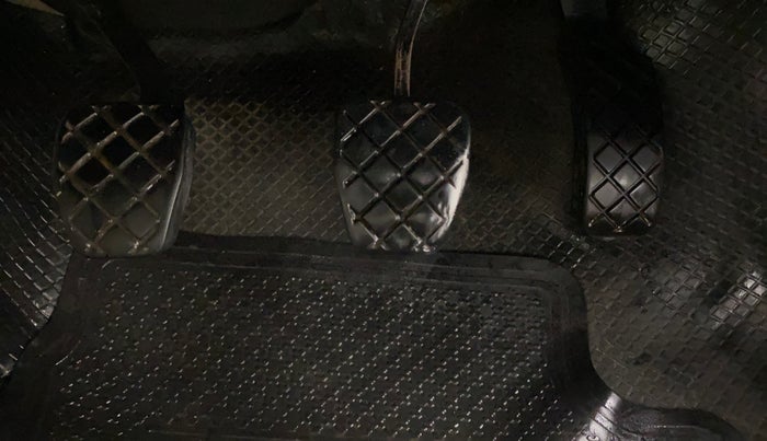 2015 Volkswagen Vento HIGHLINE DIESEL 1.5, Diesel, Manual, 1,04,054 km, Pedals