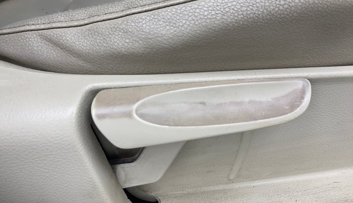 2015 Volkswagen Vento HIGHLINE DIESEL 1.5, Diesel, Manual, 1,04,054 km, Driver Side Adjustment Panel