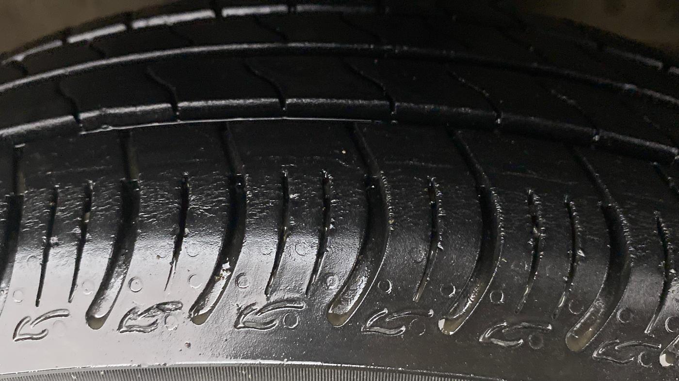 2019 Maruti S PRESSO VXI+, Petrol, Manual, 23,677 km, Right Front Tyre Tread