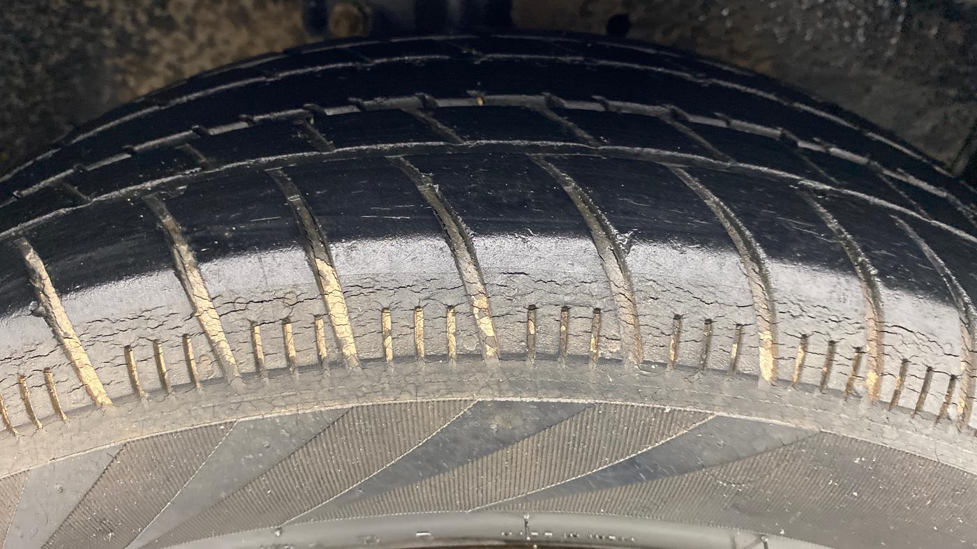 2015 Maruti Celerio ZXI D, Petrol, Manual, 46,553 km, Right Front Tyre Tread