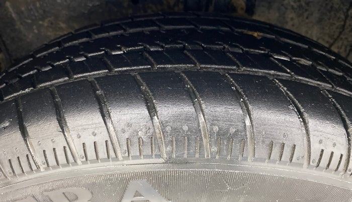 2015 Maruti Celerio ZXI D, Petrol, Manual, 46,553 km, Left Front Tyre Tread