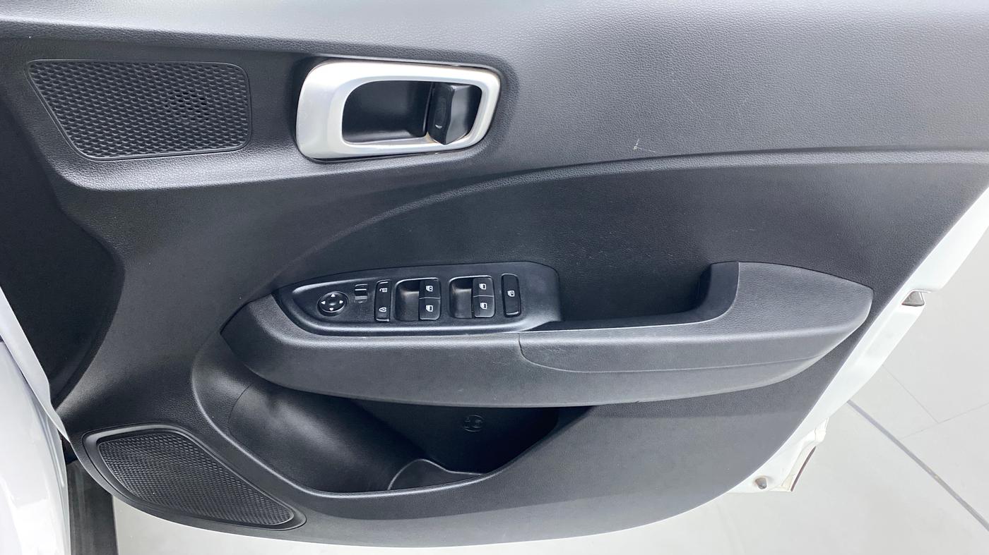 2022 Hyundai VENUE S 1.2, Petrol, Manual, 19,395 km, Driver Side Door Panels Control