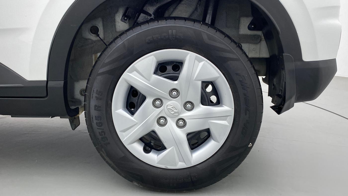 2022 Hyundai VENUE S 1.2, Petrol, Manual, 19,395 km, Left Rear Wheel