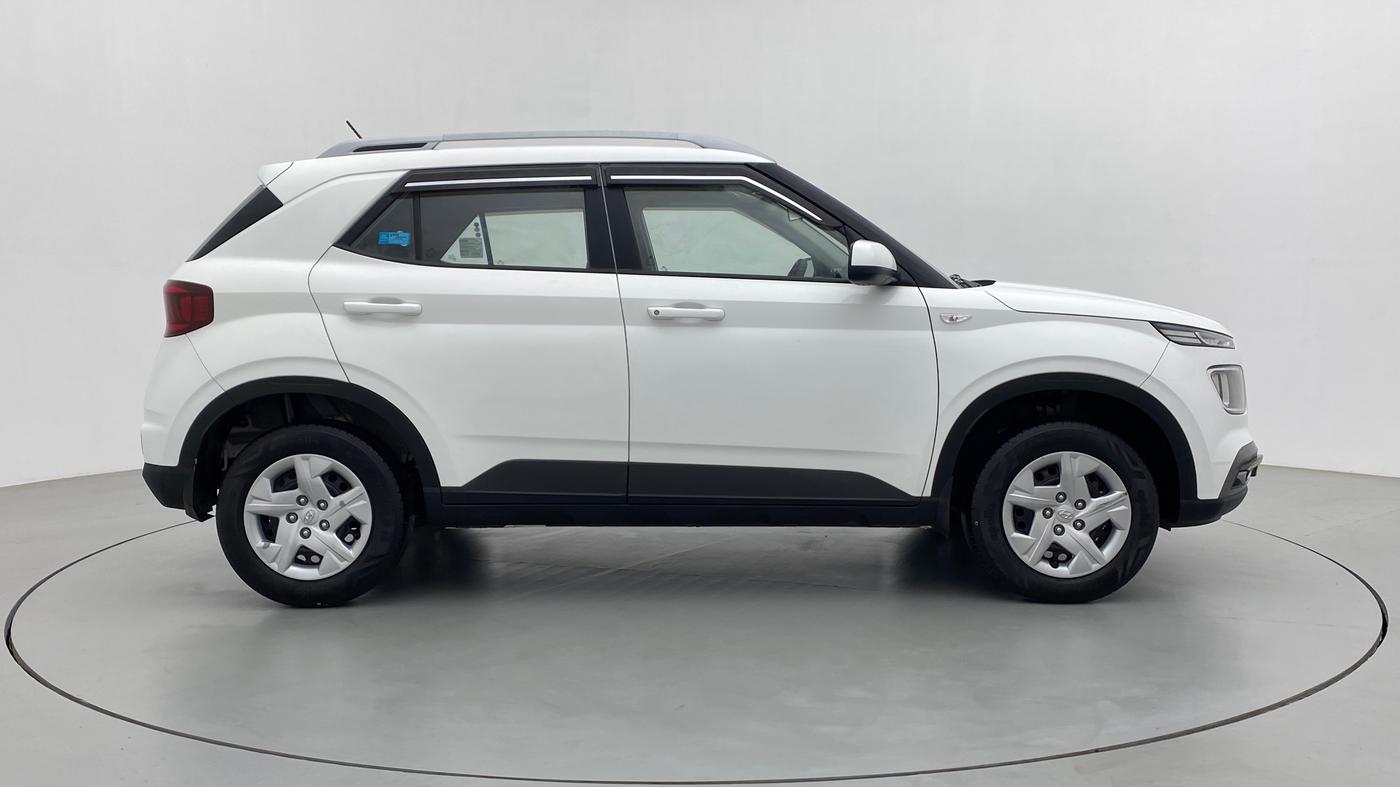 2022 Hyundai VENUE S 1.2, Petrol, Manual, 19,395 km, Right Side View
