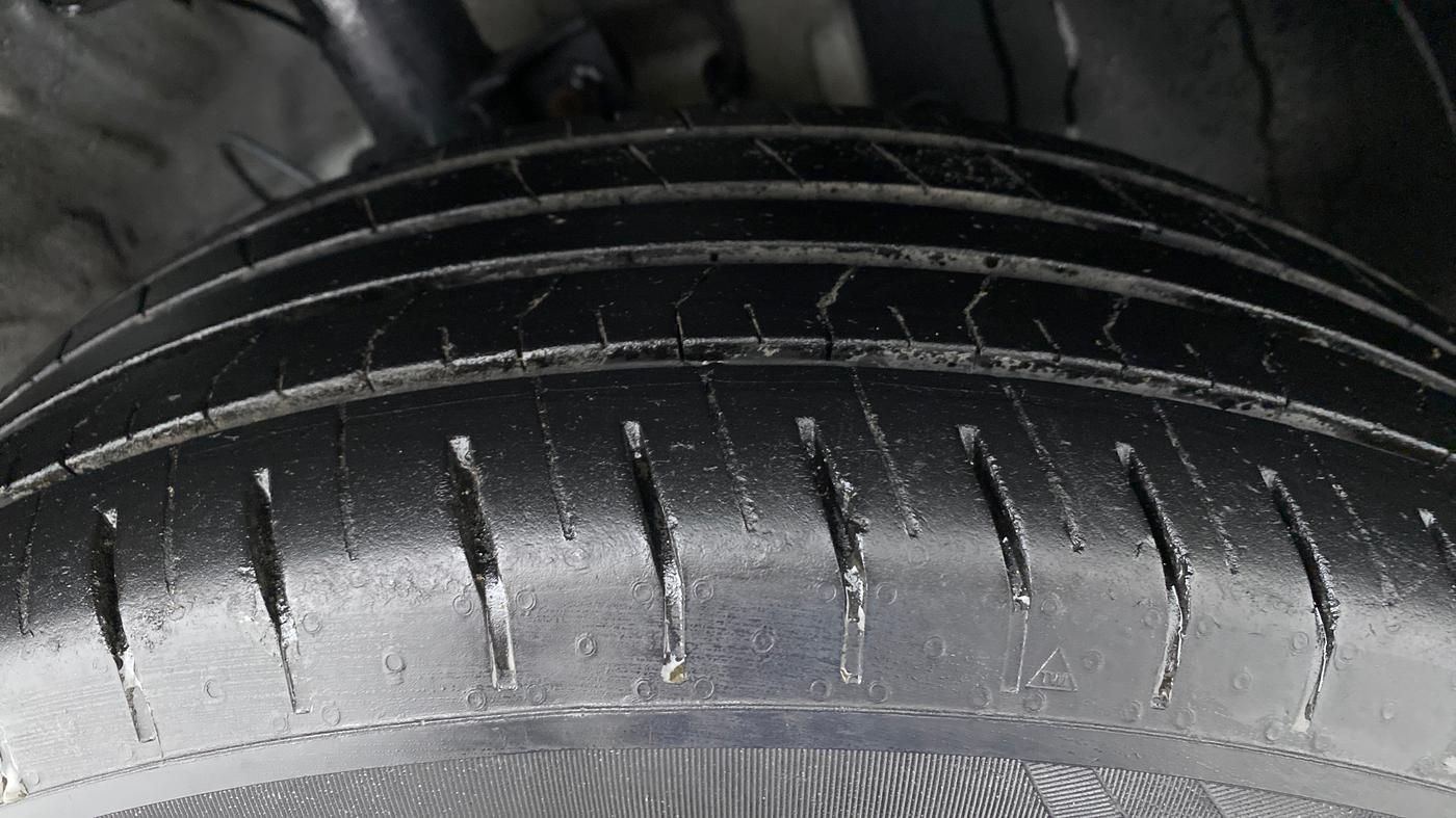 2022 Hyundai VENUE S 1.2, Petrol, Manual, 19,395 km, Right Front Tyre Tread