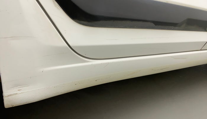 2016 Hyundai Elite i20 ASTA 1.2 (O), Petrol, Manual, 51,406 km, Right running board - Slightly dented