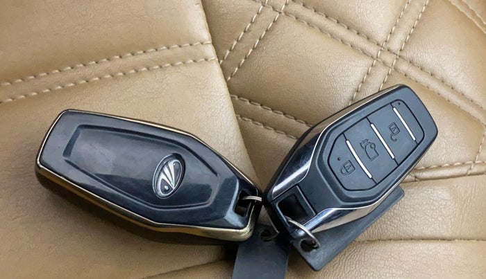 2019 Mahindra XUV500 W7, Diesel, Manual, 82,775 km, Key Close Up