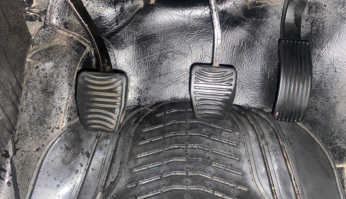 2019 Mahindra XUV500 W7, Diesel, Manual, 82,775 km, Pedals