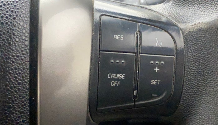 2019 Mahindra XUV500 W7, Diesel, Manual, 82,775 km, Adaptive Cruise Control