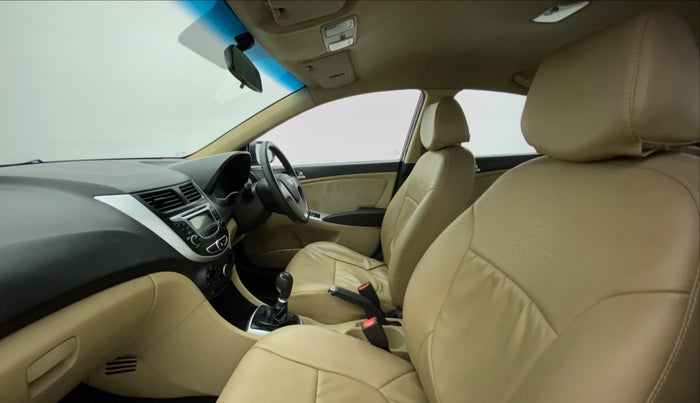 2014 Hyundai Verna FLUIDIC 1.4 VTVT, CNG, Manual, 66,400 km, Right Side Front Door Cabin