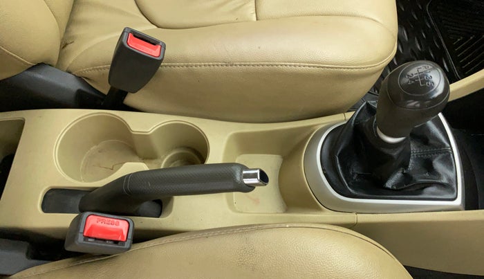 2014 Hyundai Verna FLUIDIC 1.4 VTVT, CNG, Manual, 66,400 km, Gear Lever