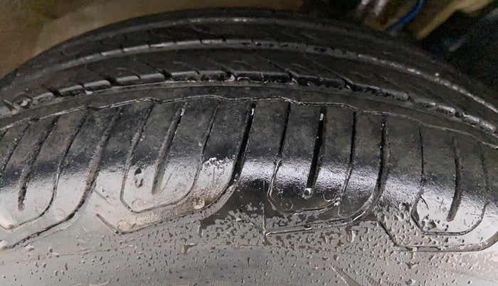 2016 Mahindra Kuv100 K6 D 6 STR, Diesel, Manual, 44,878 km, Left Front Tyre Tread