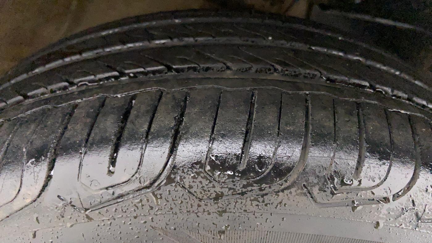 2016 Mahindra Kuv100 K6 D 6 STR, Diesel, Manual, 44,878 km, Right Front Tyre Tread