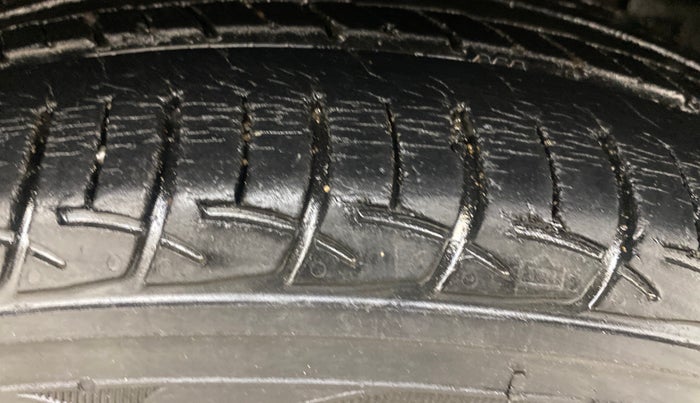 2013 Maruti Swift Dzire ZDI, Diesel, Manual, 93,350 km, Right Front Tyre Tread