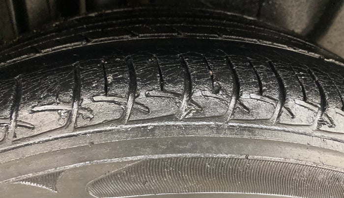 2013 Maruti Swift Dzire ZDI, Diesel, Manual, 93,350 km, Right Rear Tyre Tread