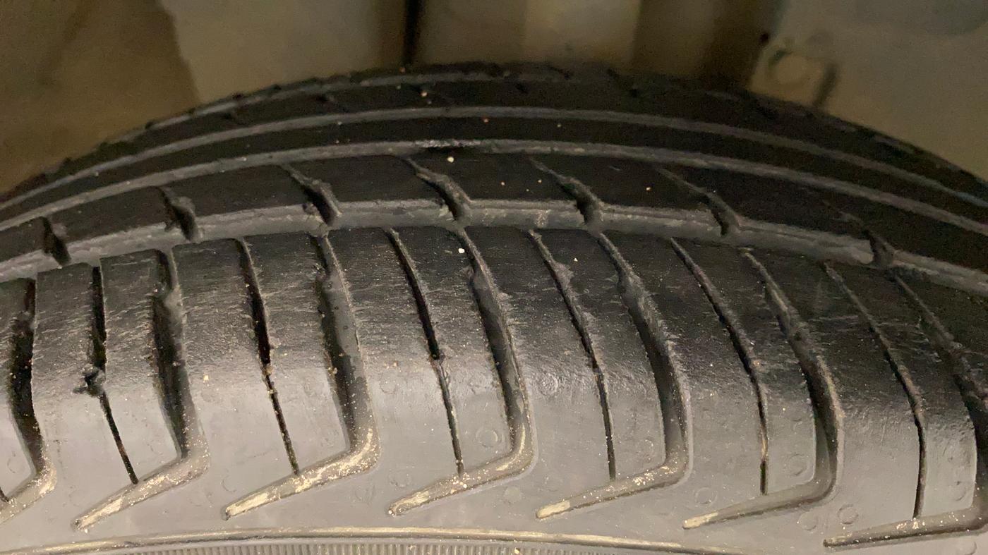 2017 Renault Kwid RXT 1.0, Petrol, Manual, 53,588 km, Right Front Tyre Tread
