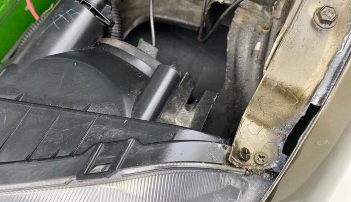 2017 Renault Kwid RXT 1.0, Petrol, Manual, 53,588 km, Left headlight - Clamp has minor damage