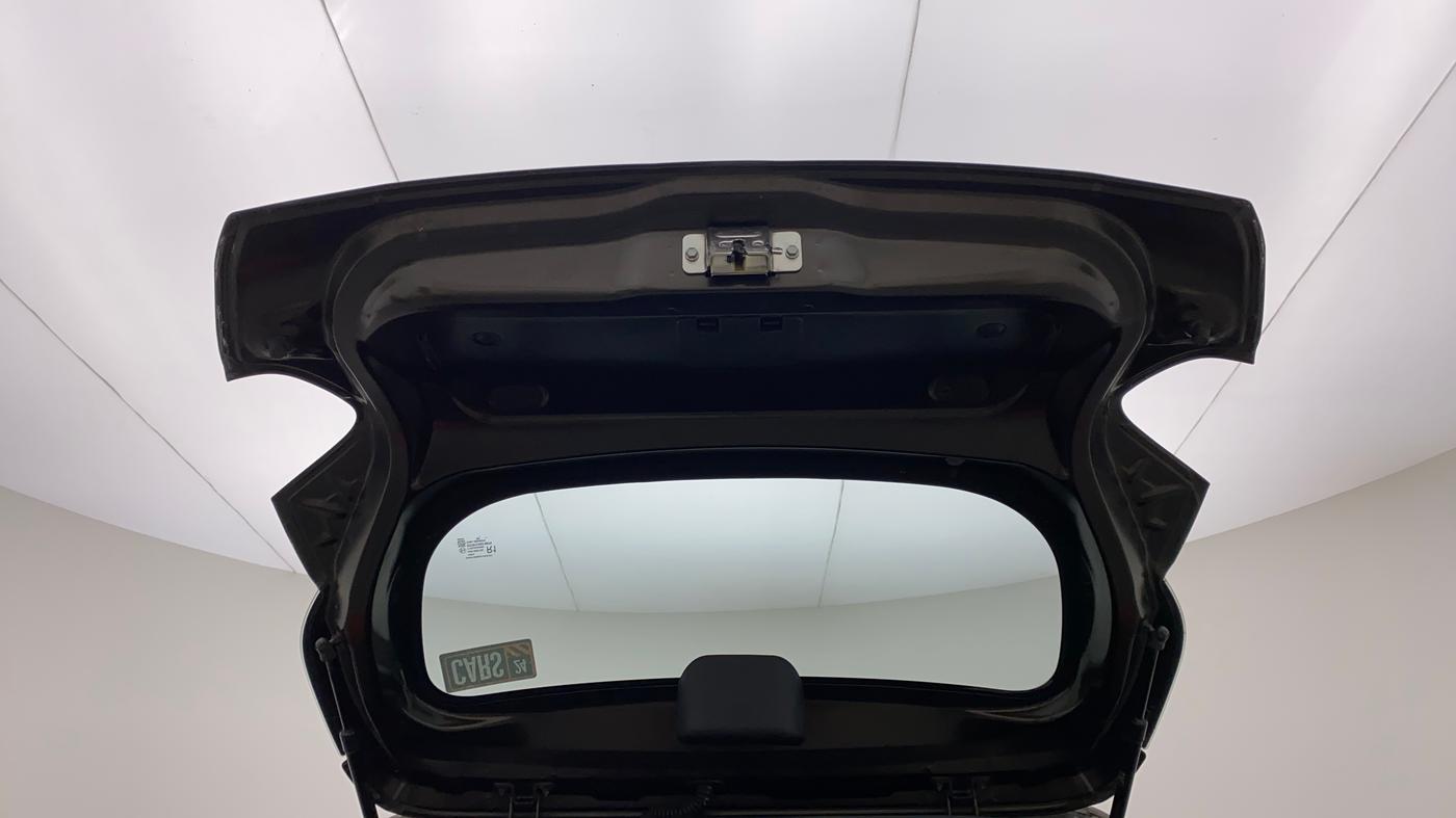 2017 Renault Kwid RXT 1.0, Petrol, Manual, 53,588 km, Boot Door Open
