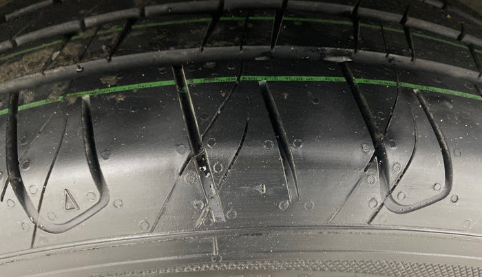 2021 Skoda KUSHAQ STYLE 1.5L TSI MT, Petrol, Manual, 85,224 km, Left Front Tyre Tread