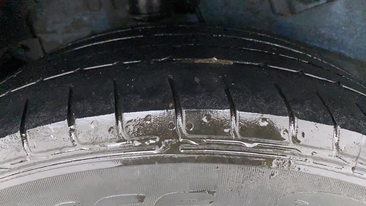 2018 Tata NEXON XT PETROL, Petrol, Manual, 82,757 km, Right Rear Tyre Tread
