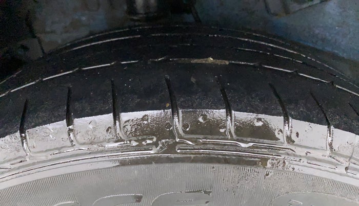 2018 Tata NEXON XT PETROL, Petrol, Manual, 82,757 km, Right Rear Tyre Tread