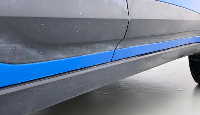 2018 Tata NEXON XT PETROL, Petrol, Manual, 82,757 km, Right running board - Cladding has minor damage