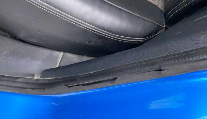 2018 Tata NEXON XT PETROL, Petrol, Manual, 82,757 km, Rear left door - Beading has minor damage