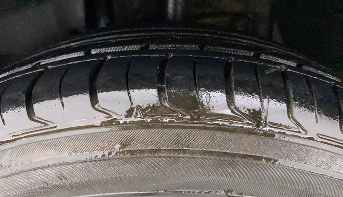 2018 Tata NEXON XT PETROL, Petrol, Manual, 82,757 km, Left Front Tyre Tread