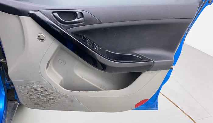 2018 Tata NEXON XT PETROL, Petrol, Manual, 82,757 km, Driver Side Door Panels Control