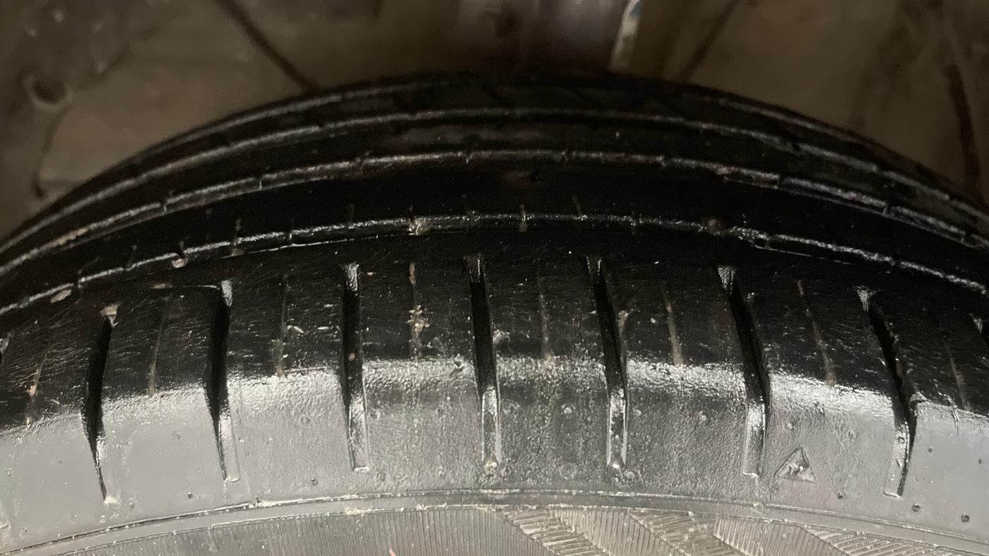 2022 Maruti Baleno ALPHA PETROL 1.2, Petrol, Manual, 21,681 km, Left Front Tyre Tread
