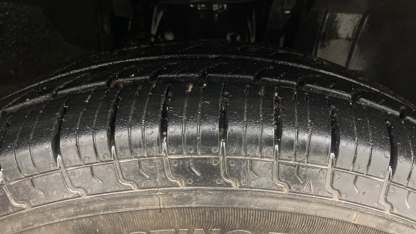 2019 Renault TRIBER RXT, Petrol, Manual, 35,764 km, Right Front Tyre Tread