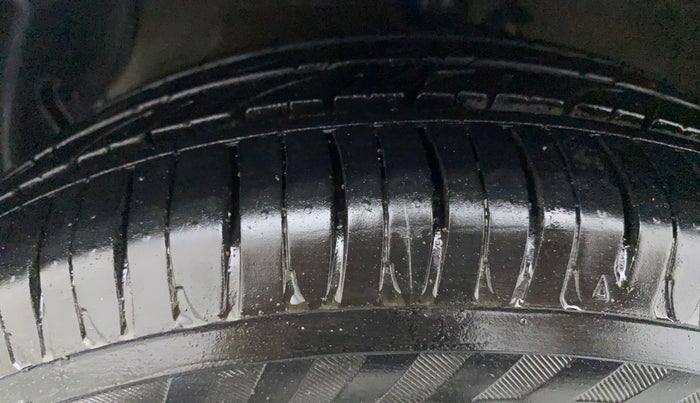 2016 Hyundai Grand i10 ASTA (O) AT 1.2 KAPPA VTVT, Petrol, Automatic, 43,385 km, Left Front Tyre Tread