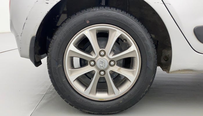 2016 Hyundai Grand i10 ASTA (O) AT 1.2 KAPPA VTVT, Petrol, Automatic, 43,385 km, Right Rear Wheel