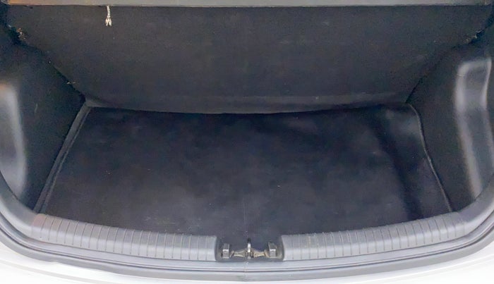 2016 Hyundai Grand i10 ASTA (O) AT 1.2 KAPPA VTVT, Petrol, Automatic, 43,385 km, Boot Inside