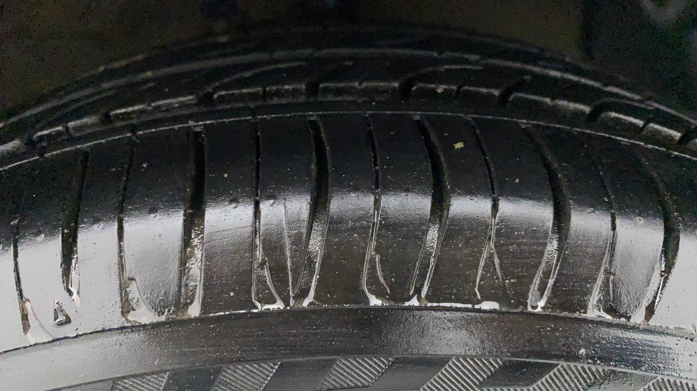 2016 Hyundai Grand i10 ASTA (O) AT 1.2 KAPPA VTVT, Petrol, Automatic, 43,385 km, Right Front Tyre Tread