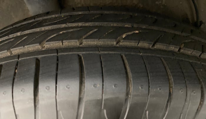 2016 Maruti Celerio VXI (O) AMT, Petrol, Automatic, 54,296 km, Right Rear Tyre Tread
