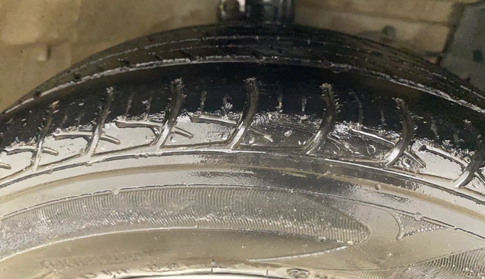 2018 Maruti Ciaz ZETA 1.5 SHVS MT PETROL, Petrol, Manual, 89,676 km, Right Front Tyre Tread